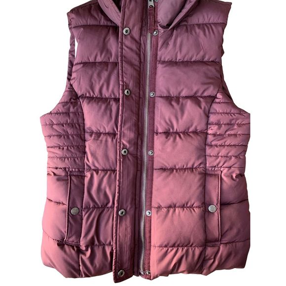 Abercrombie & Fitch Maroon Puffer Vest - Picture 5 of 13